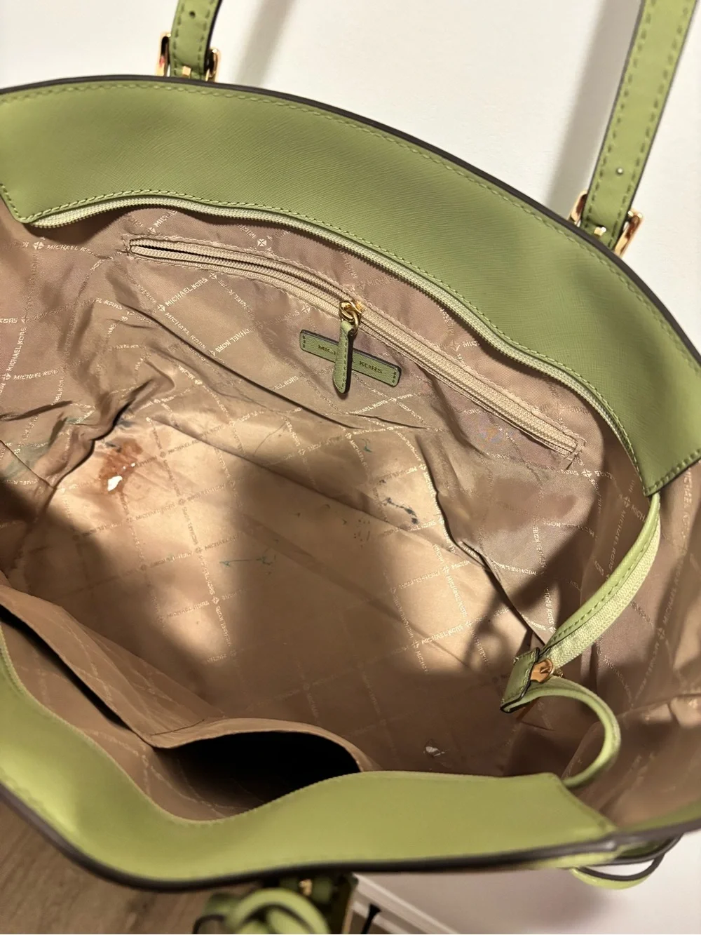 💕Michael Kors Sage Green Leather Tote Bag💕